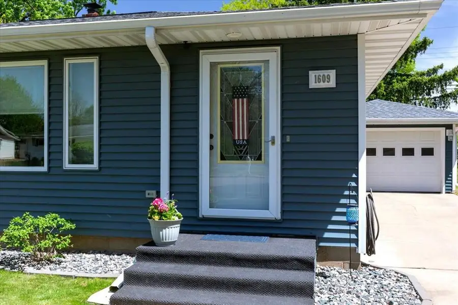 1609 Drury Avenue, Eau Claire, WI 54703 - #3