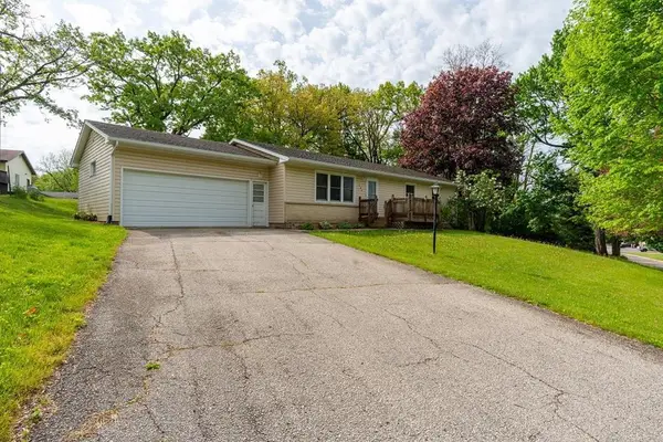 649 Oakwood Drive, Durand, WI 54736
