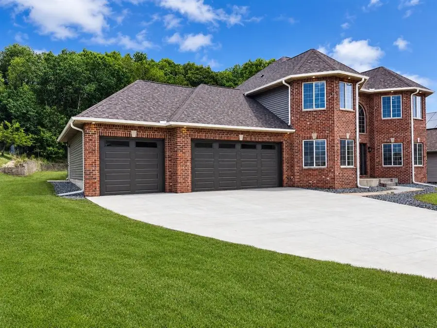 4712 Oakwood Hills Parkway, Eau Claire, WI 54701 - #2