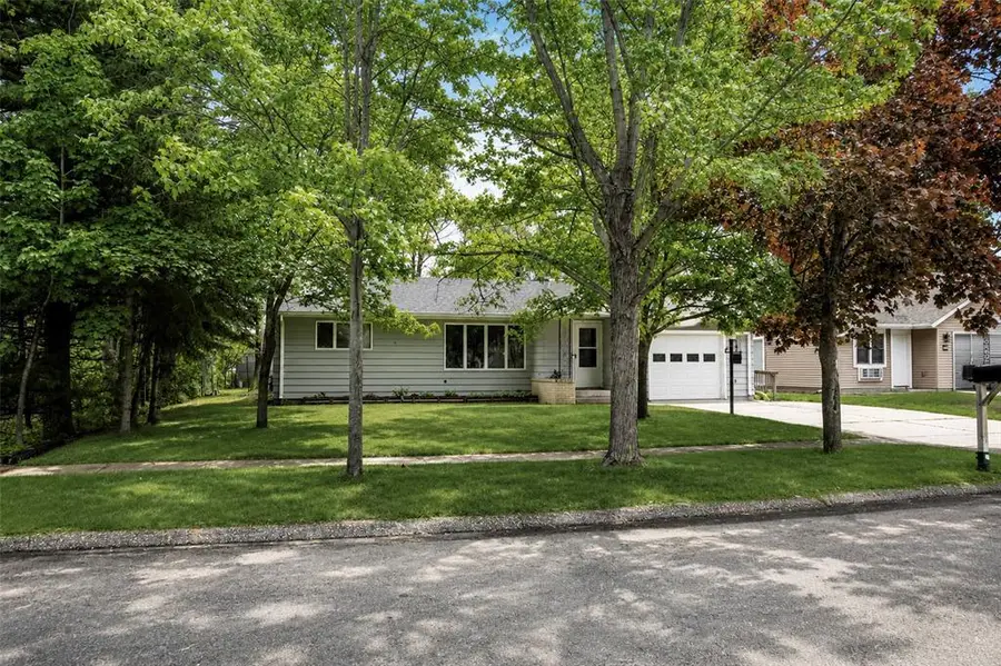 2509 Blakeley Avenue, Eau Claire, WI 54701 - #2