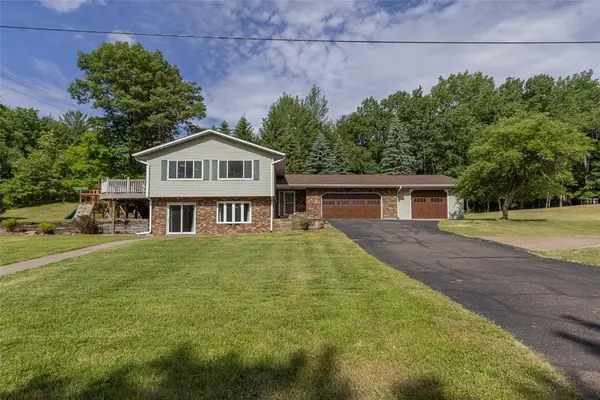 2204 Hillside Drive, Eau Claire, WI 54703