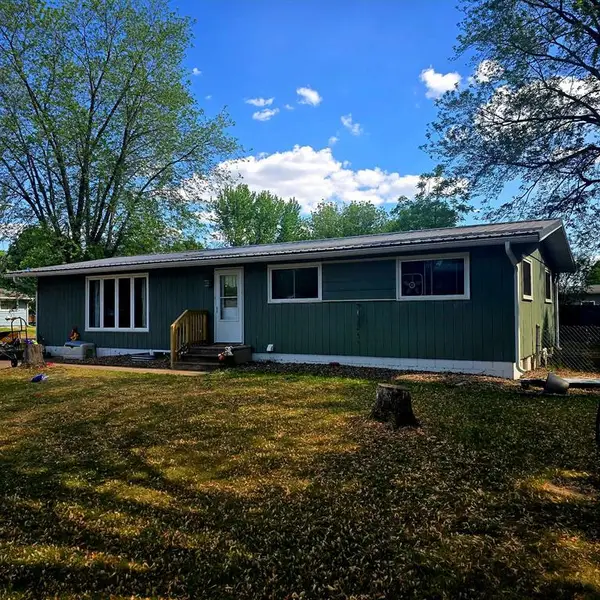 305 W Wisconsin Street, Chippewa Falls, WI 54729