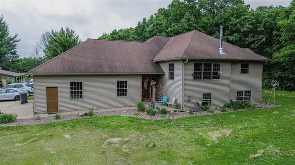 10231 Pine Rd, Fall Creek, WI 54742