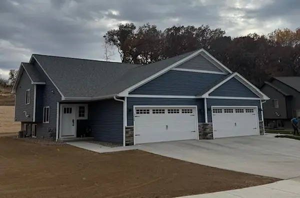 4915 Woodland Park Drive, Eau Claire, WI 54701
