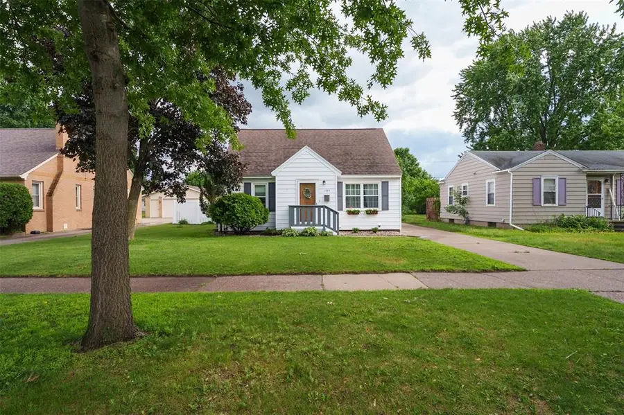 1703 Lyndale Avenue, Eau Claire, WI 54701 - #2