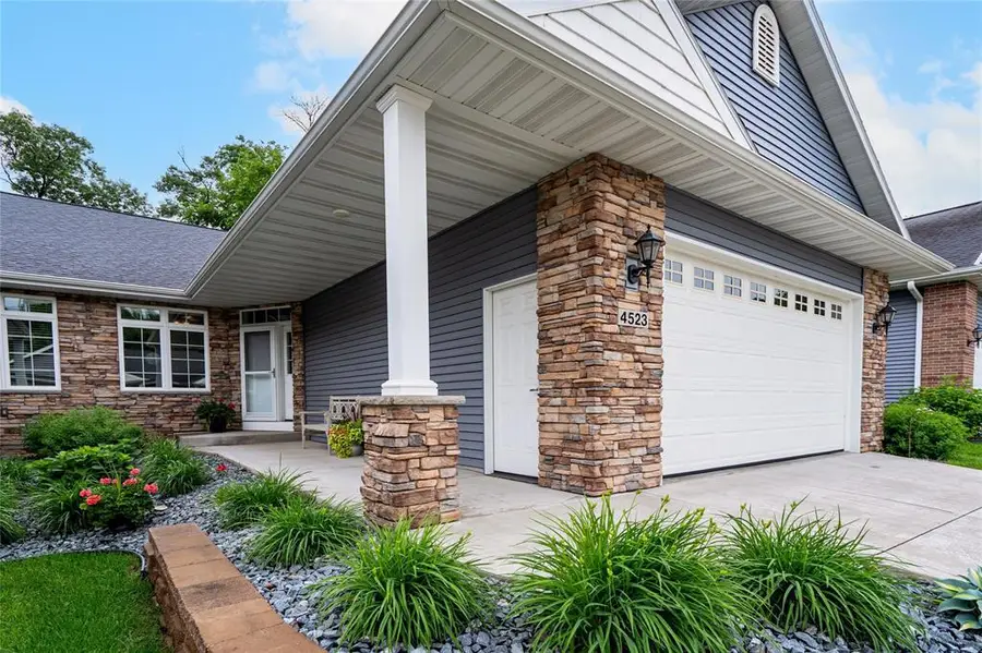 4523 Village Oaks Circle, Eau Claire, WI 54701 - #3