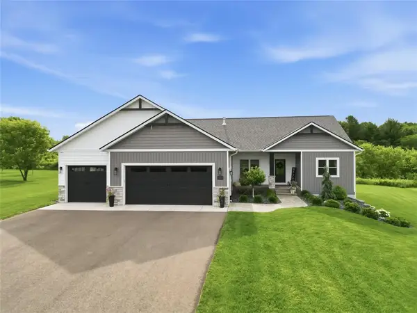 8777 S Cottonwood Circle, Eau Claire, WI 54701