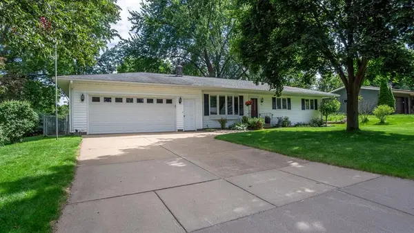 1811 Grandview Drive, Eau Claire, WI 54703