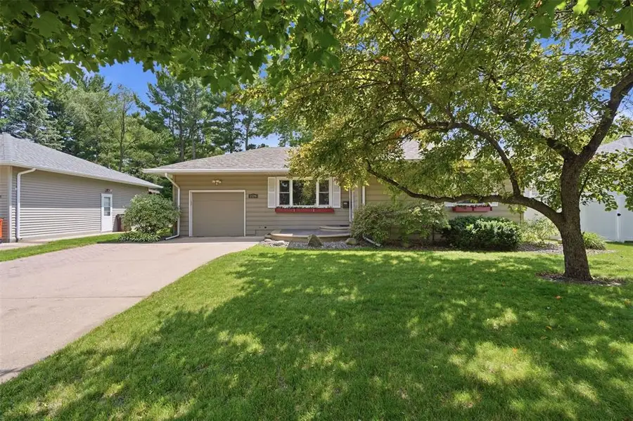 2129 E Lexington Boulevard, Eau Claire, WI 54701 - #2