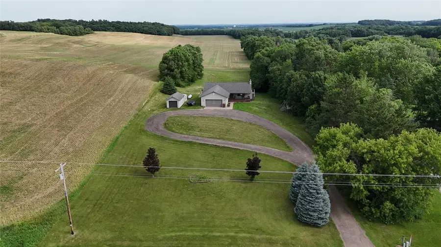 W2312 County Road T, Durand, WI 54736 - #3