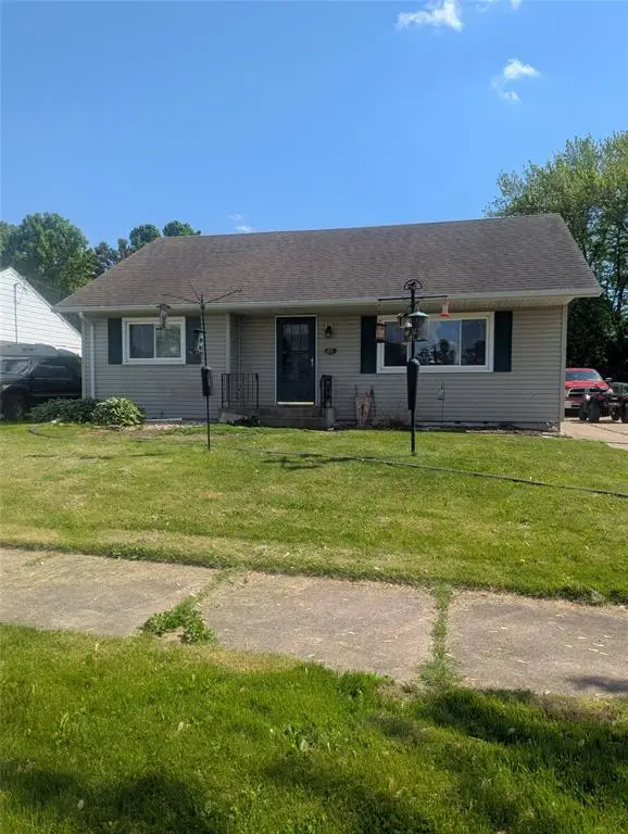 418 E School, Thorp, WI 54777