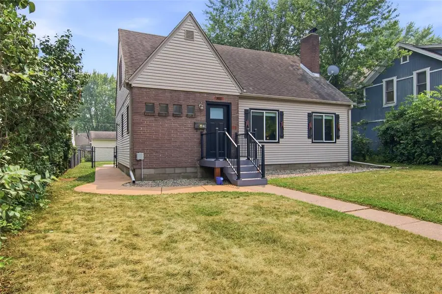 311 W Spruce Street, Chippewa Falls, WI 54729 - #3