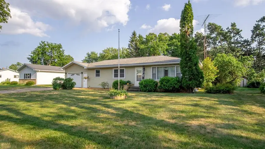 713 Dwight Street, Chippewa Falls, WI 54729 - #2