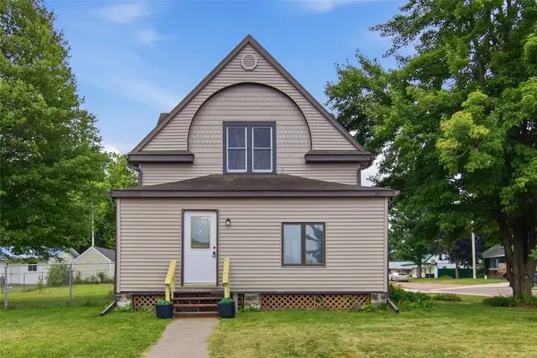 810 E La Salle Avenue, Barron, WI 54812