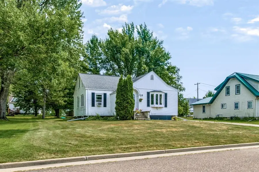614 Park Avenue, Stanley, WI 54768 - #3