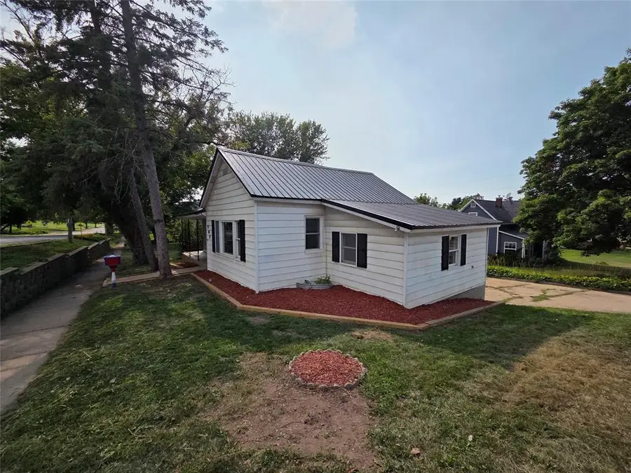 702 W Prospect Street, Durand, WI 54736 - #3