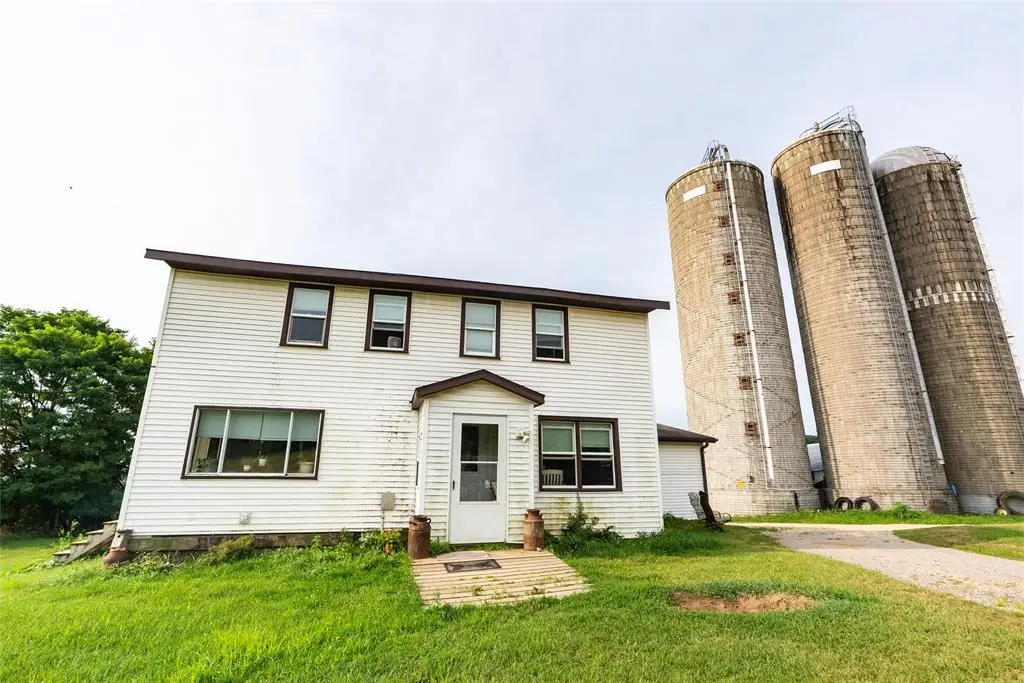 E5549 Hoff Rd, La Valle, WI 53941 - #1