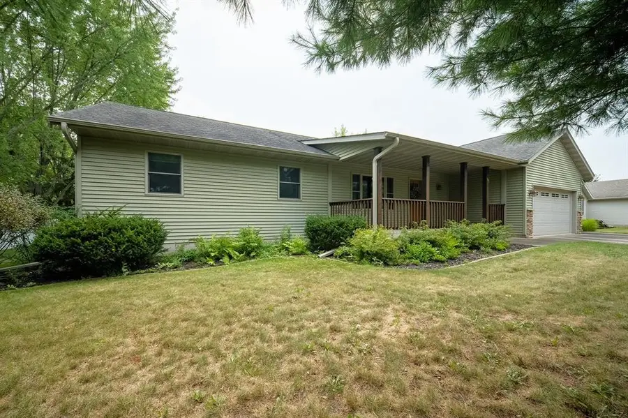 913 Bridgewater Avenue, Chippewa Falls, WI 54729 - #3