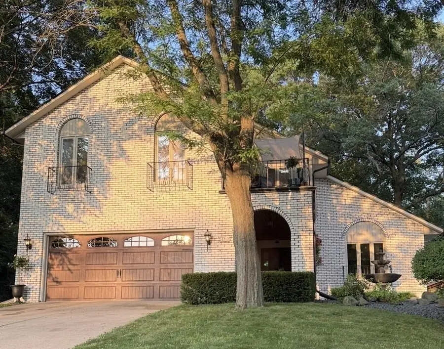 1011 Skyview Drive, Altoona, WI 54720 - #2
