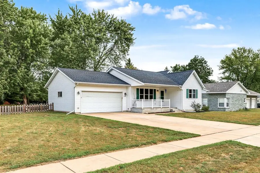 2336 Bradwood Avenue, Altoona, WI 54720 - #3