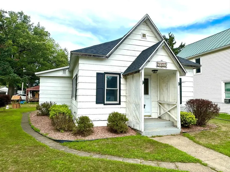 1021 E La Salle Avenue, Barron, WI 54812 - #2