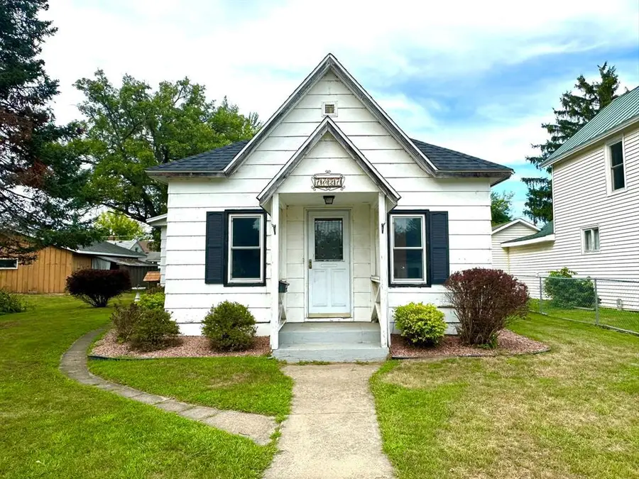 1021 E La Salle Avenue, Barron, WI 54812 - #3