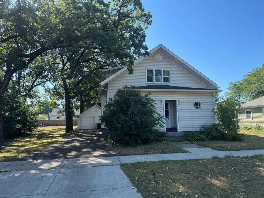 915 Miles Street #1-2, Chippewa Falls, WI 54729 - #2