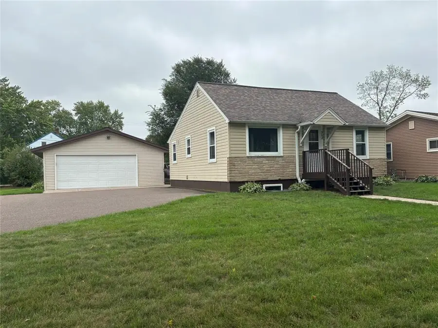 902 Queen Street, Bloomer, WI 54724 - #3