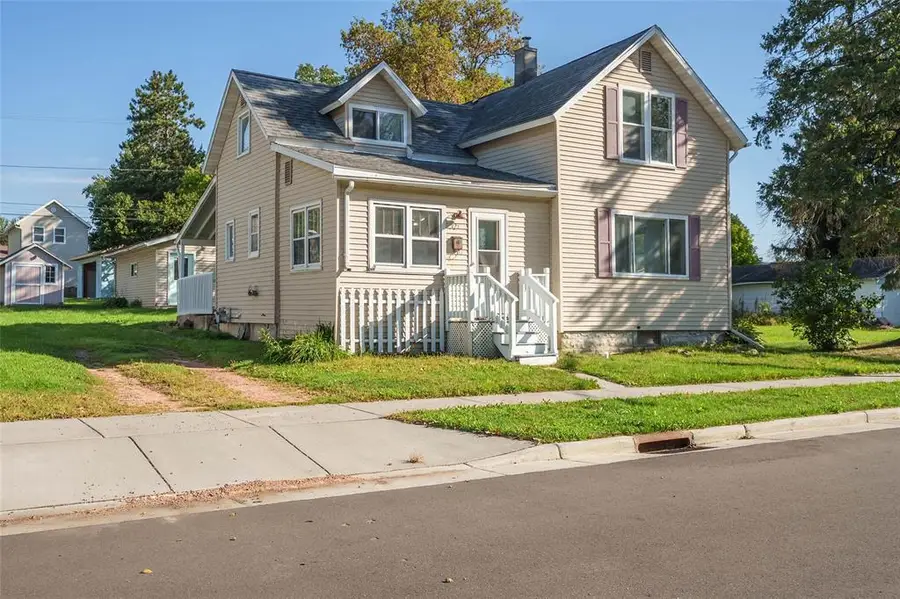 321 E 2nd Avenue, Stanley, WI 54768 - #2