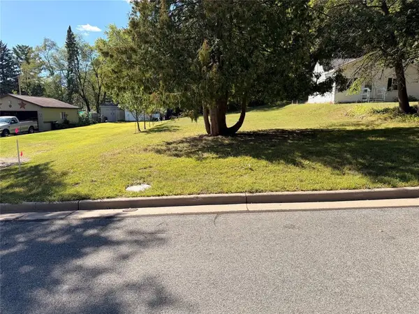 1022 Essex Street, Eau Claire, WI 54703