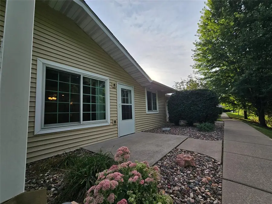 3330 S Robin Meadows Lane #3330, Eau Claire, WI 54701 - #2