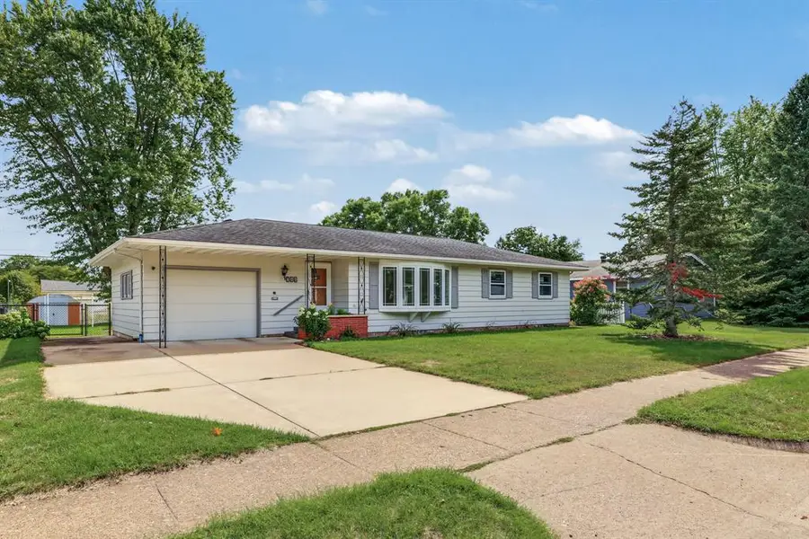 609 E Tyler Avenue, Eau Claire, WI 54701 - #2