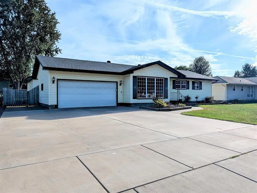 3119 Leslie Lane, Eau Claire, WI 54703 - #3