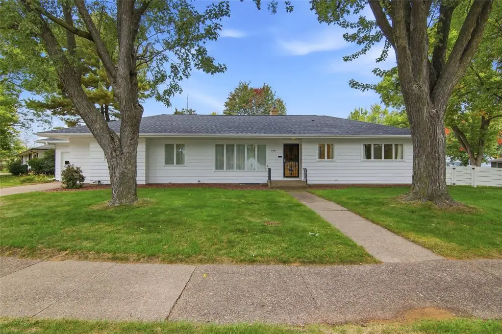 404 W MacArthur Avenue, Eau Claire, WI 54701 - #1
