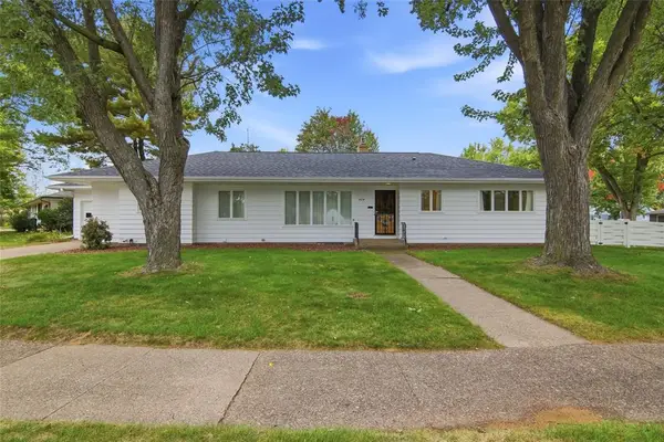 404 W MacArthur Avenue, Eau Claire, WI 54701