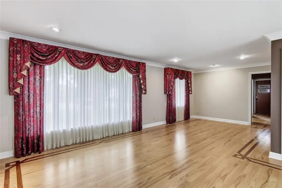 404 W MacArthur Avenue, Eau Claire, WI 54701 - #2