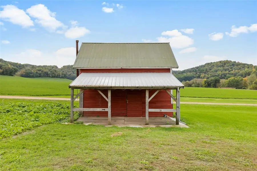 776 S Center Creek Road, Nelson, WI 54756 - #2