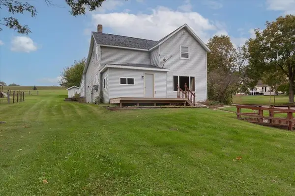 826 3rd Avenue, Durand, WI 54736