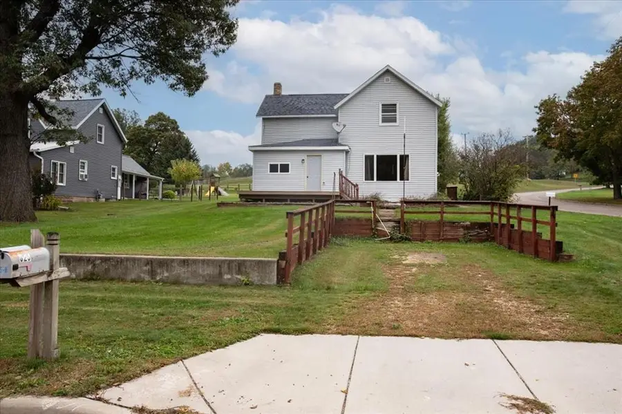 826 E 3rd Avenue, Durand, WI 54736 - #2