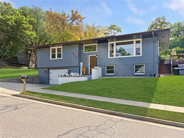 2417 Shale Ledge Road, Eau Claire, WI 54703
