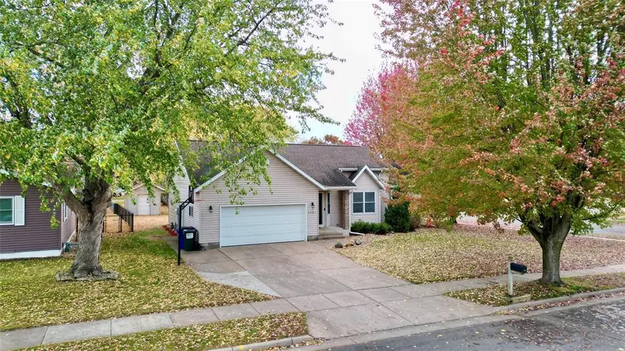 3003 Green View Drive, Eau Claire, WI 54703 - #3