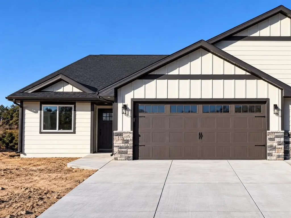 5612 Moss Trail, Eau Claire, WI 54701 - #1