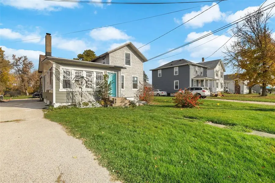 432 W Delavan Drive, Janesville, WI 53546 - #3
