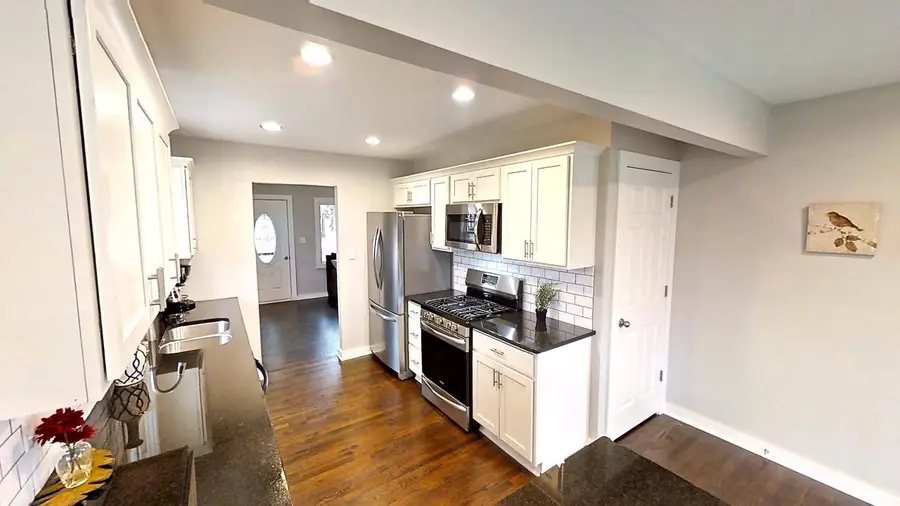 W227N5945 Lynwood DRIVE, Lisbon, WI 53089 - Image #2