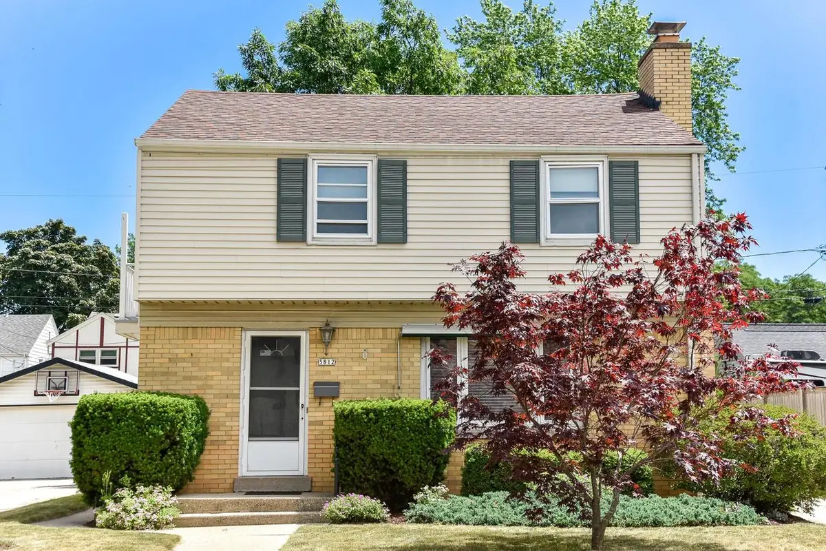 5812 N Lydell AVENUE, Whitefish Bay, WI 53217 - #1