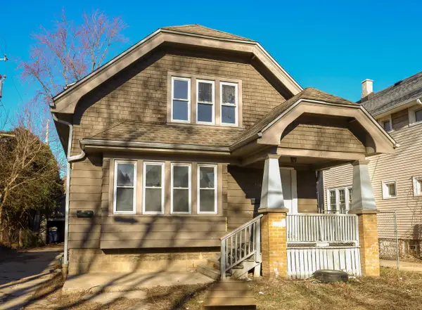 3727 N 11th STREET, Milwaukee, WI 53206