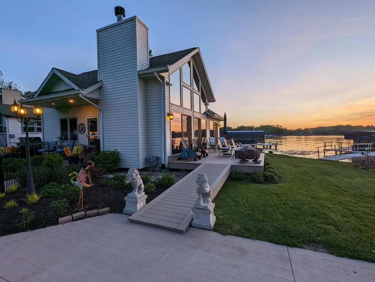 4133 Dutch Mill LANE, Delavan, WI 53115 - #1