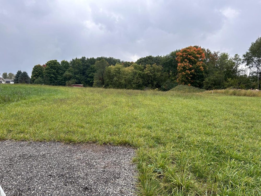 2191 WALLACE LAKE ROAD, West Bend, WI 53090 BHGRE