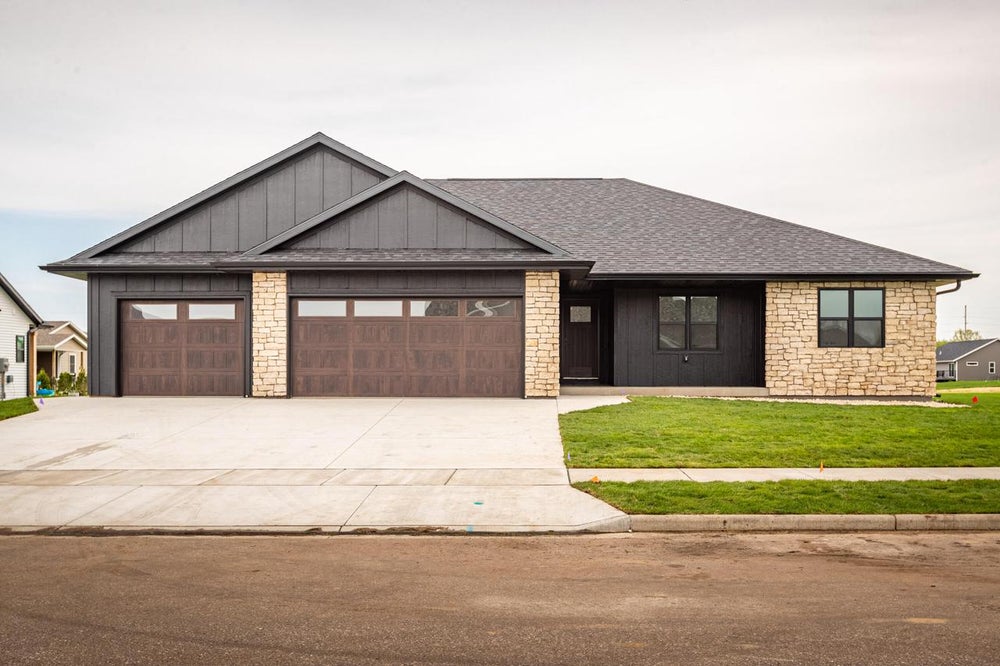 3321 Horton STREET, Holmen, WI 54636 BHGRE