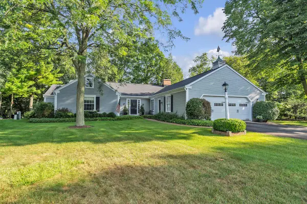 9479 N Fairway CIRCLE, Bayside, WI 53217